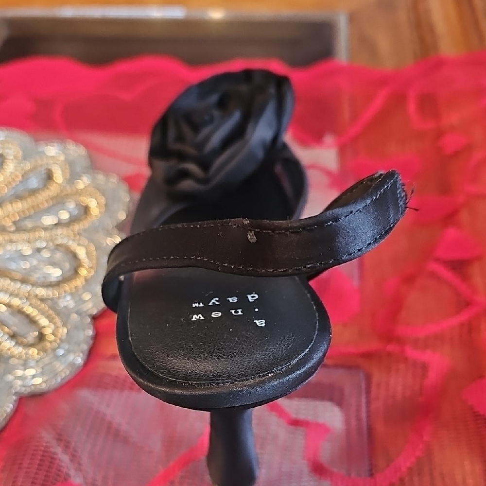 A New Day Black Heels with Rosette Detail - Picture 6 of 10